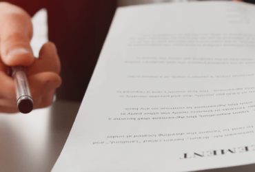 What is the difference between operating leasing, financial leasing and buying?